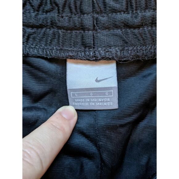 Mens Nike Polyester Athletic Shorts Size L Black Embroidered Swoosh Logo - Picture 3 of 10